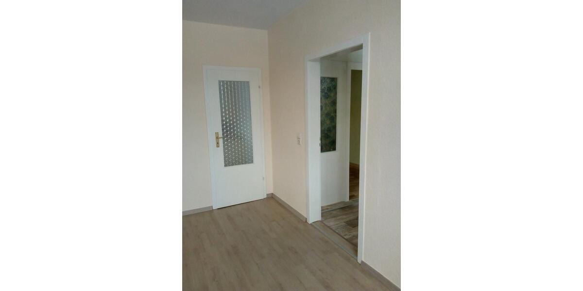 Etagenwohnung Crimmitschau - 3 Zimmer, 81 m&sup2;, 340&euro; | Angebot:24868742