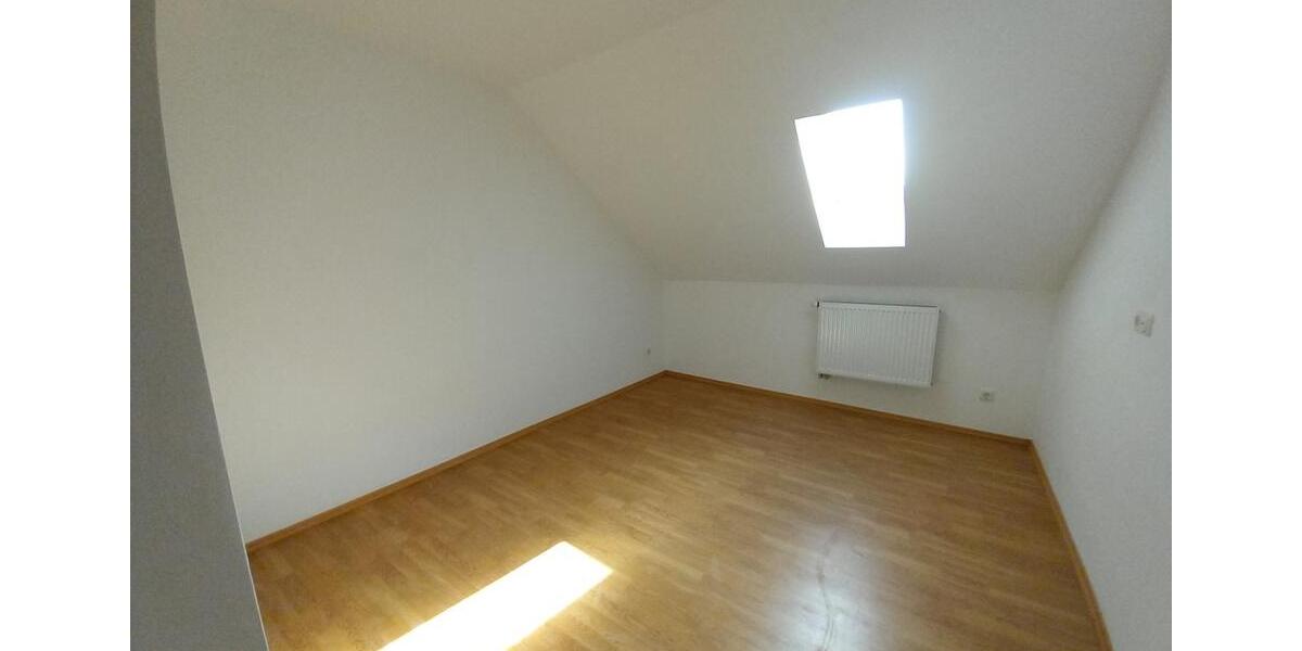 Etagenwohnung Werdau - 5 Zimmer, 126 m&sup2;, 756&euro; | Angebot:21481505