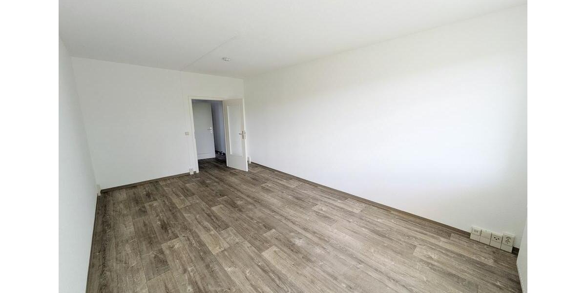 Etagenwohnung Limbach-Oberfrohna Oberfrohna - 2 Zimmer, 62 m&sup2;, 331&euro; | Angebot:25945662