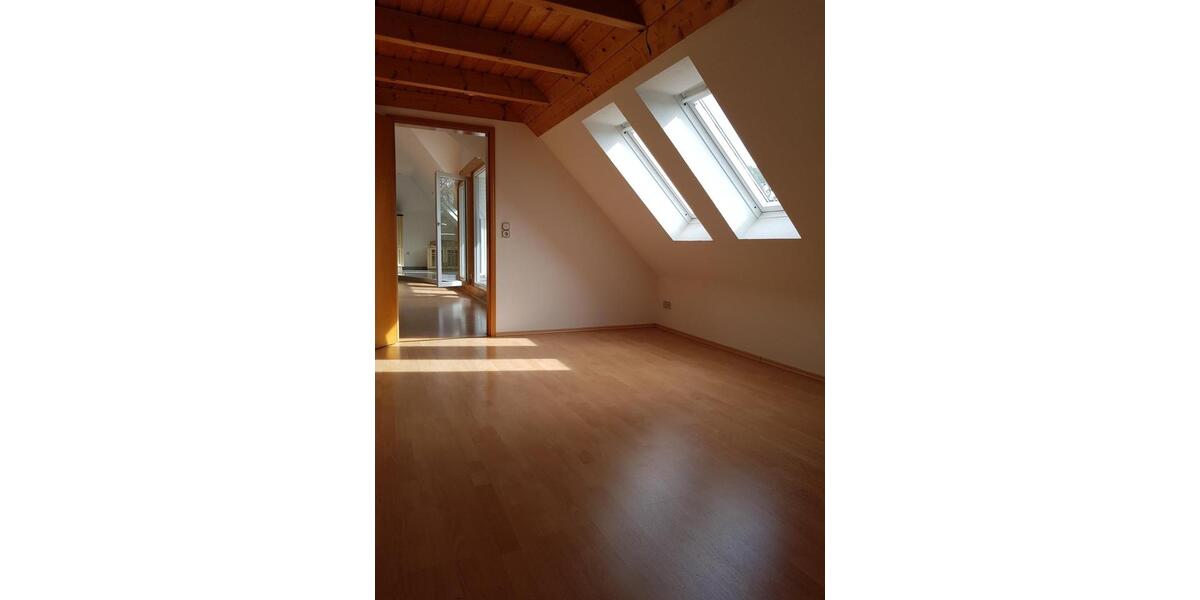 Dachgeschoßwohnung Hohenstein-Ernstthal Ernstthal - 3 Zimmer, 85 m&sup2;, 640&euro; | Angebot:25255010
