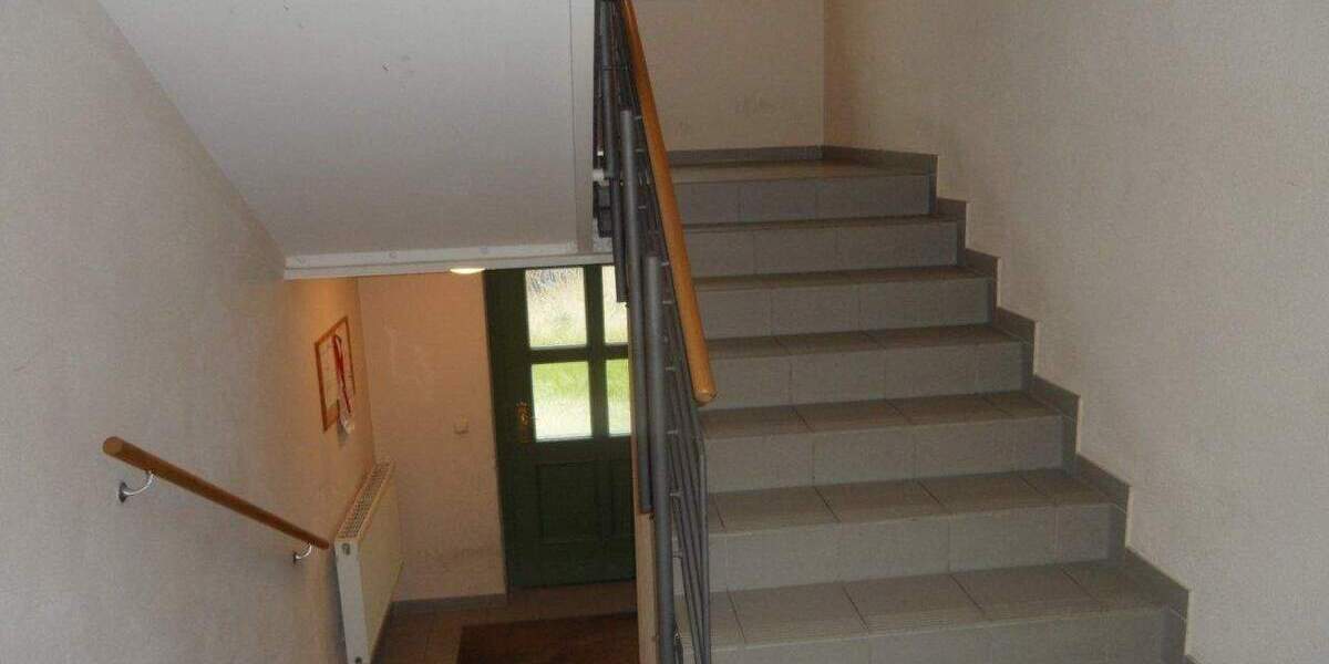 Etagenwohnung Zwickau Marienthal - 2 Zimmer, 33 m&sup2;, 245&euro; | Angebot:25707551