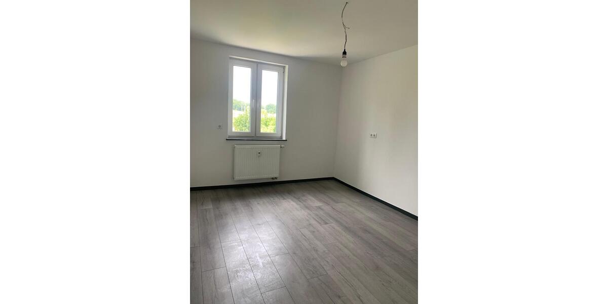 Etagenwohnung Meerane - 3 Zimmer, 82 m&sup2;, 610&euro; | Angebot:24766854