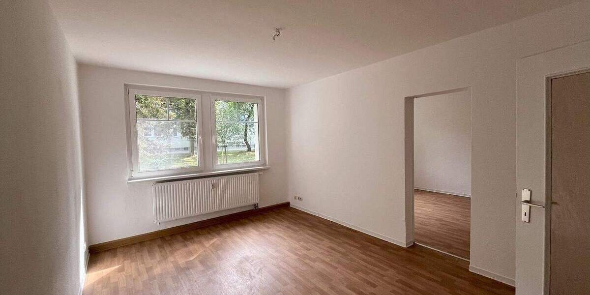 Etagenwohnung Zwickau Eckersbach - 2 Zimmer, 50 m&sup2;, 299&euro; | Angebot:25800104