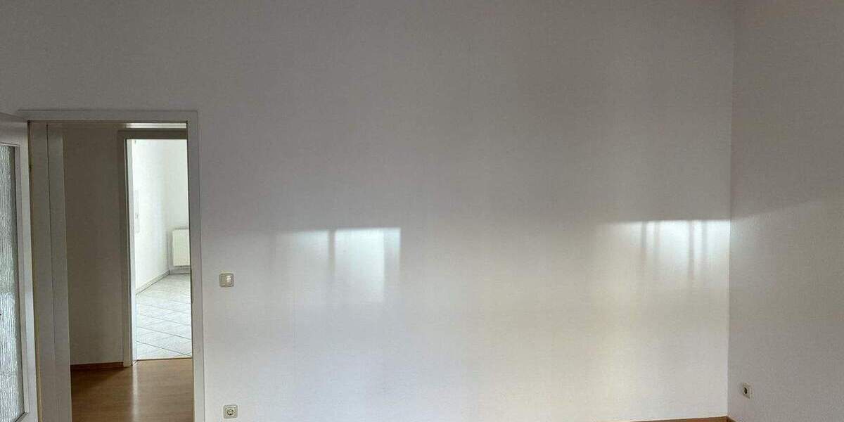 Etagenwohnung Zwickau Pölbitz - 2 Zimmer, 54 m&sup2;, 345&euro; | Angebot:25747146