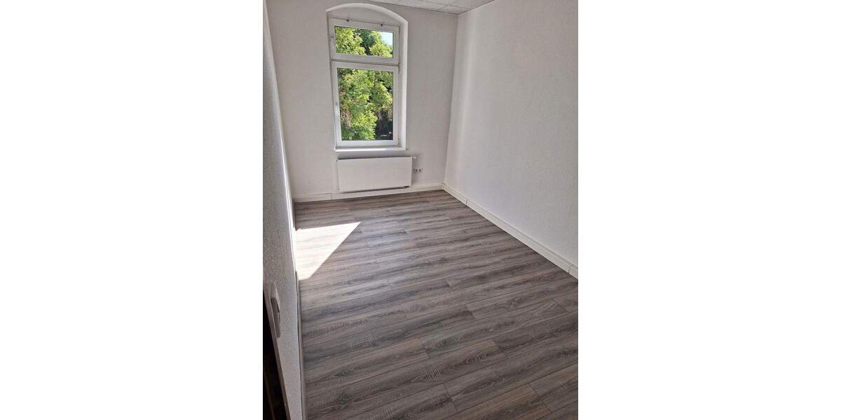 Etagenwohnung Zwickau Innenstadt - 3 Zimmer, 80 m&sup2;, 499&euro; | Angebot:25756424