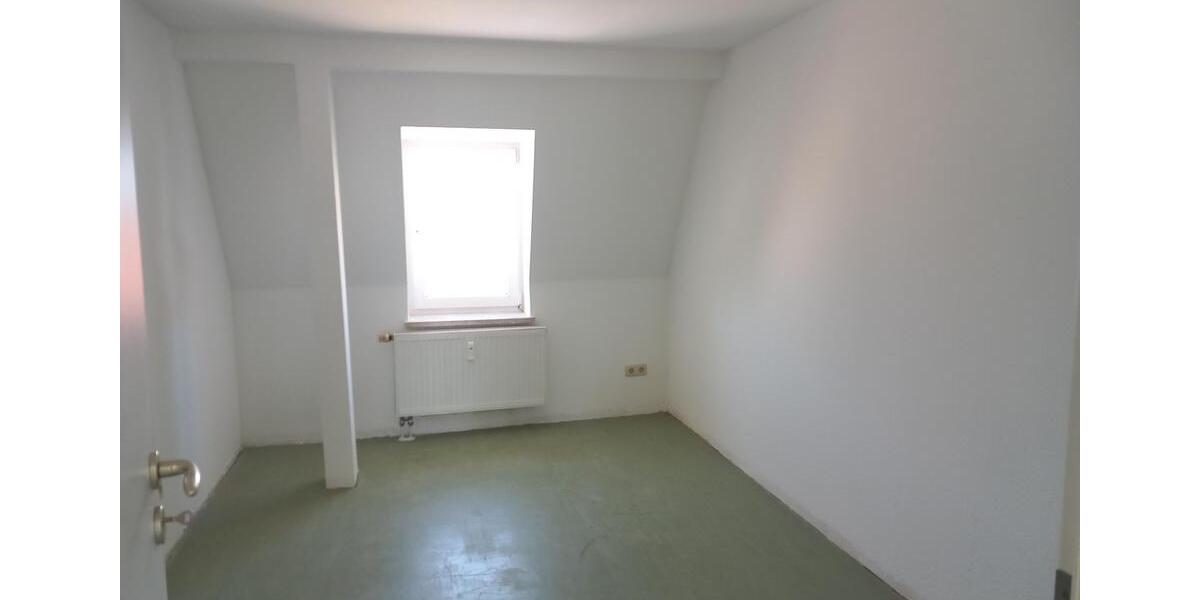 Etagenwohnung Meerane - 4 Zimmer, 84 m&sup2;, 460&euro; | Angebot:21809585