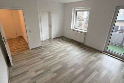 Wohnung Glauchau - 3 Zimmer, 61 m&sup2;, 360&euro; | Angebot:26008270