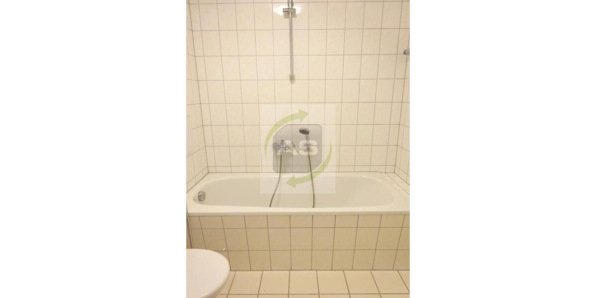 Etagenwohnung Zwickau - 2 Zimmer, 69 m&sup2;, 380&euro; | Angebot:25887100