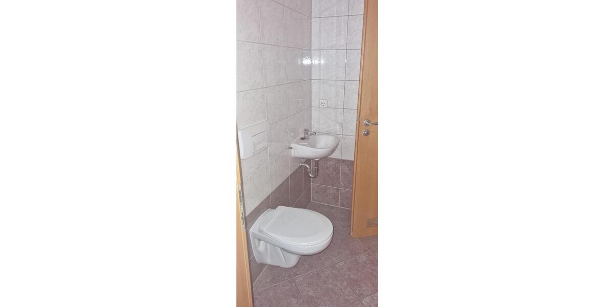 Dachgeschoßwohnung Zwickau - 3 Zimmer, 77 m&sup2;, 460&euro; | Angebot:26676969