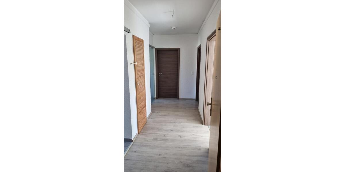 Etagenwohnung Ronneburg - 3 Zimmer, 65 m&sup2;, 350&euro; | Angebot:25611951