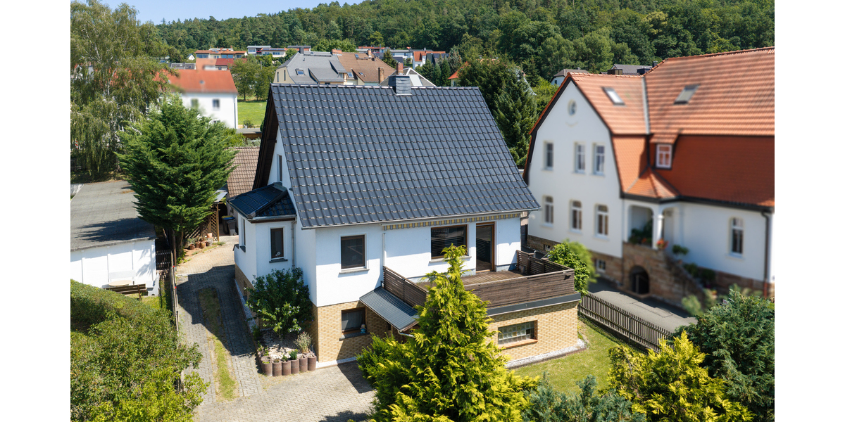Großzügiges Einfamilienhaus mit Sauna, Sonnenterrasse und drei Garagen in Berga-Wünschendorf. - Einfamilienhaus Berga-Wünschendorf Wünschendorf | Angebot:27266296