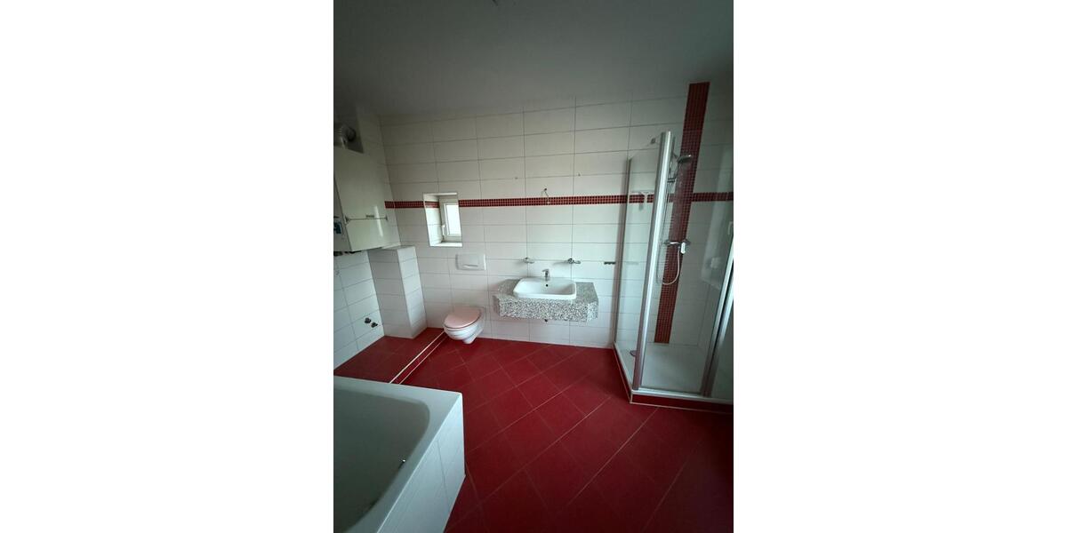 Etagenwohnung Meerane - 4 Zimmer, 85 m&sup2;, 374&euro; | Angebot:25376966