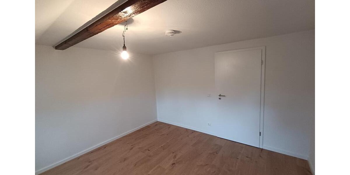 Dachgeschoßwohnung Reichenbach im Vogtland - 3 Zimmer, 74 m&sup2;, 450&euro; | Angebot:25219041