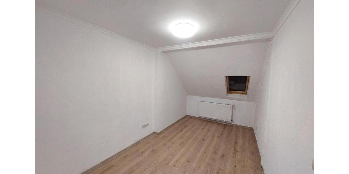 Etagenwohnung Falkenstein/Vogtland Vogtland - 4 Zimmer, 100 m&sup2;, 550&euro; | Angebot:22246730