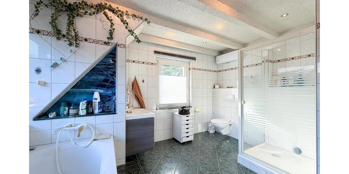 Charmante Doppelhaushälfte mit moderner Wärmepumpe, Wintergarten & gepflegtem Grundstück in BergaElster - Doppelhaushälfte Berga | Angebot:27056718