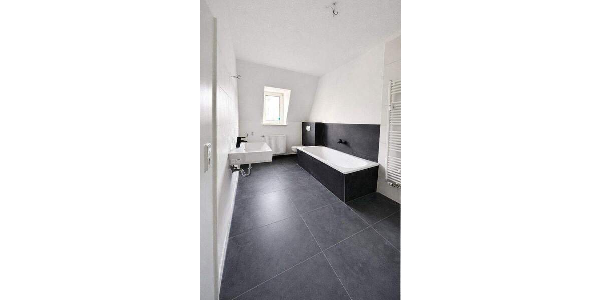 Etagenwohnung Meerane - 3 Zimmer, 71 m&sup2;, 575&euro; | Angebot:25755942