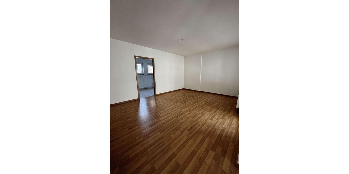Etagenwohnung Zwickau - 2 Zimmer, 76 m&sup2;, 497&euro; | Angebot:24687808