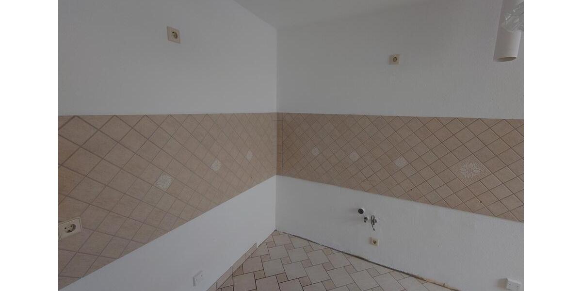 Erdgeschoßwohnung Hohenstein-Ernstthal Ernstthal - 2.5 Zimmer, 62 m&sup2;, 300&euro; | Angebot:26679894