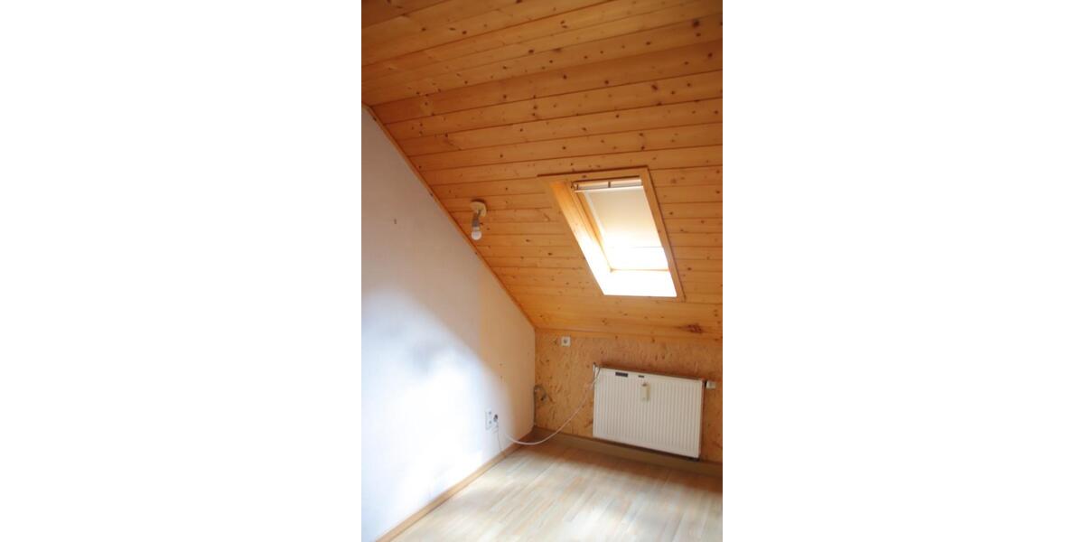 Doppelhaushälfte Crimmitschau - 12 Zimmer, 170 m&sup2;, 125.000&euro; | Angebot:25538408