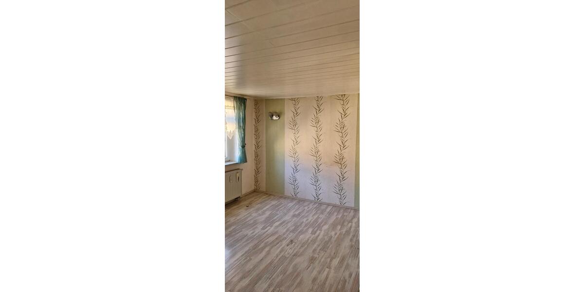 Reihenhaus Treuen - 8 Zimmer, 164 m&sup2;, 99.000&euro; | Angebot:25806158