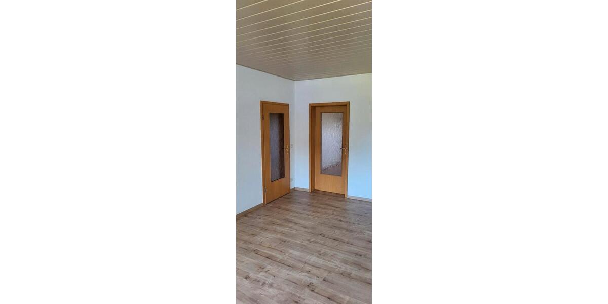 Dachgeschoßwohnung Oelsnitz (Erzgebirge) - 2 Zimmer, 350&euro; | Angebot:22129307