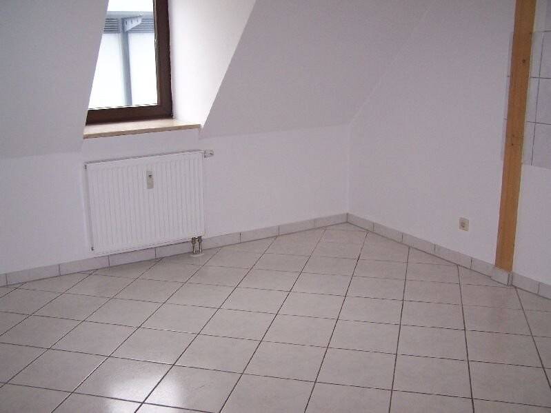 Etagenwohnung Zwickau Innenstadt - 3 Zimmer, 88 m&sup2;, 550&euro; | Angebot:25670162