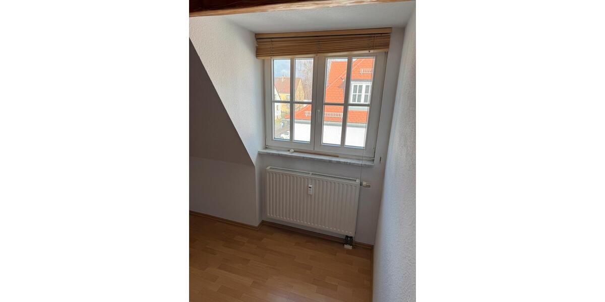 Dachgeschoßwohnung Zwickau Zwickau-Nord - 2 Zimmer, 45 m&sup2;, 390&euro; | Angebot:25283027