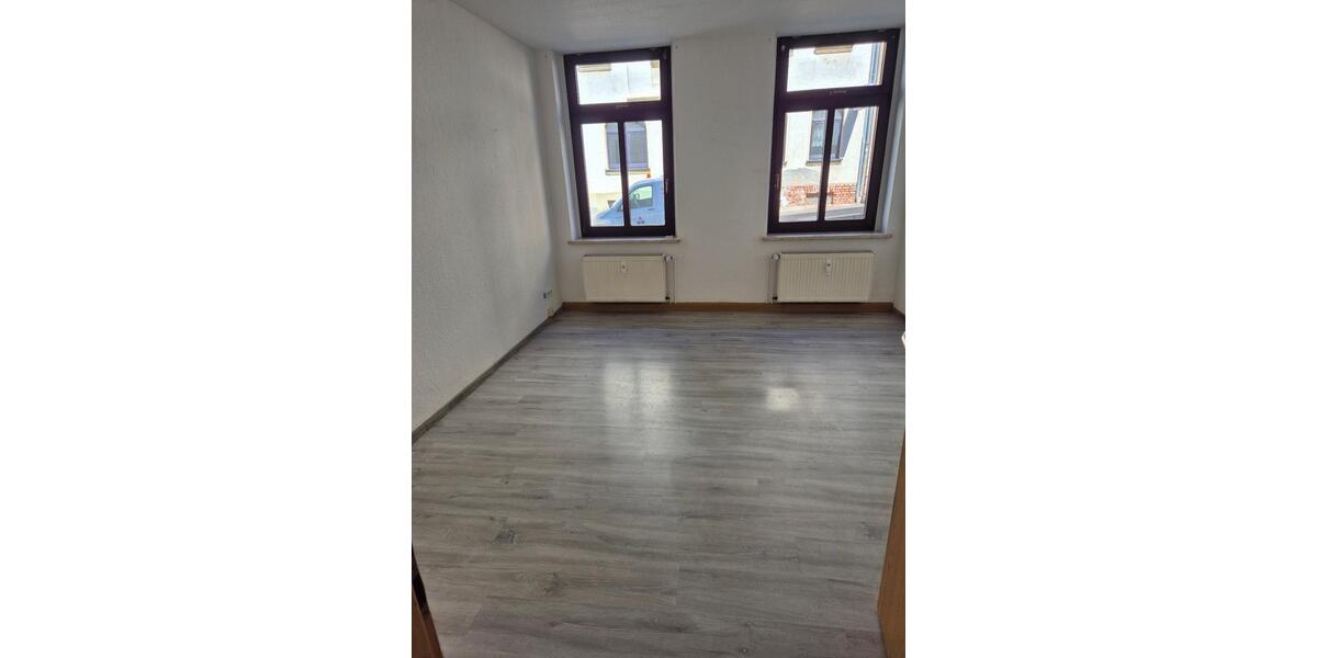 Etagenwohnung Werdau - 2 Zimmer, 350&euro; | Angebot:22212077