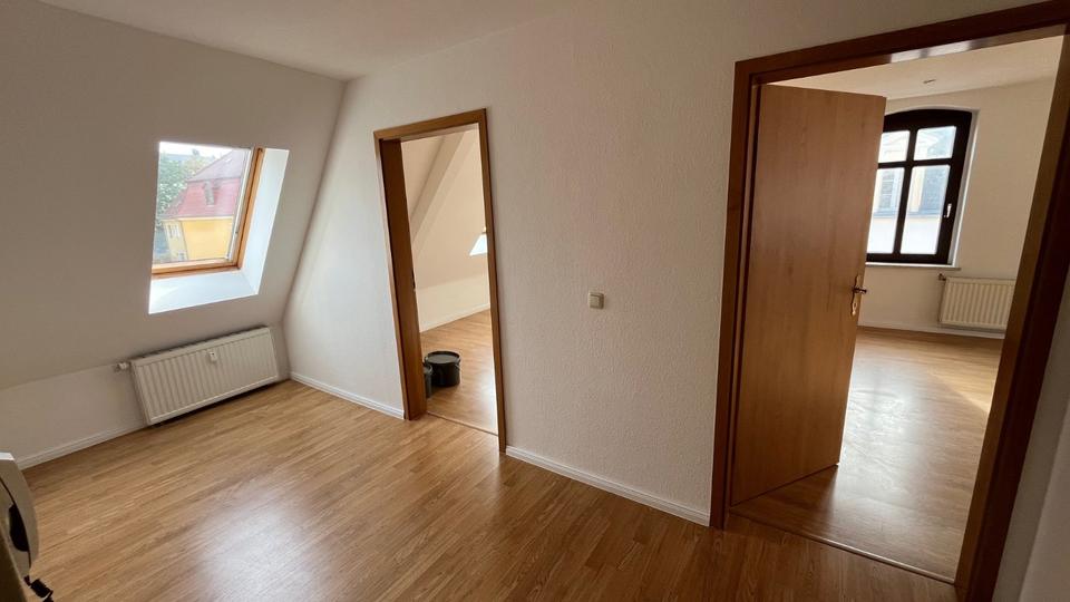 Etagenwohnung Werdau - 2 Zimmer, 51 m&sup2;, 260&euro; | Angebot:23183632