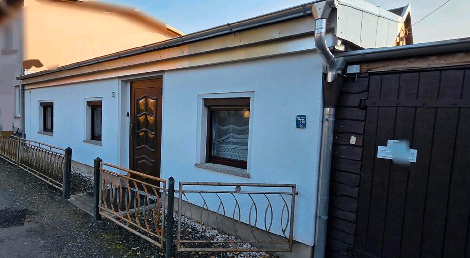 Reihenhaus Werdau - 2 Zimmer, 60 m&sup2;, 84.000&euro; | Angebot:25256705