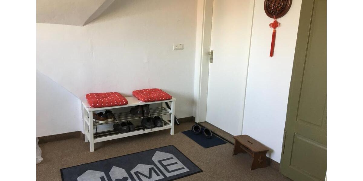 Dachgeschoßwohnung Ellefeld - 5 Zimmer, 93 m&sup2;, 400&euro; | Angebot:25302933