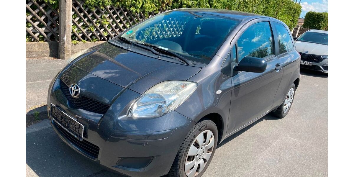 Toyota Yaris 115.300 km 1.100 &euro; Gersdorf 09355
