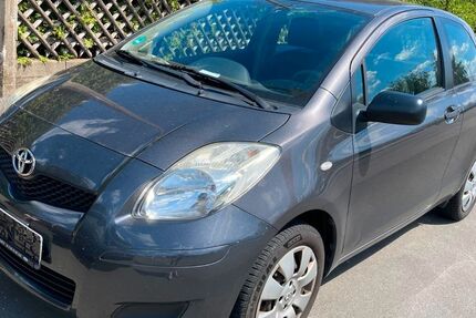 Toyota Yaris 115.300 km 1.300 &euro; Gersdorf 09355