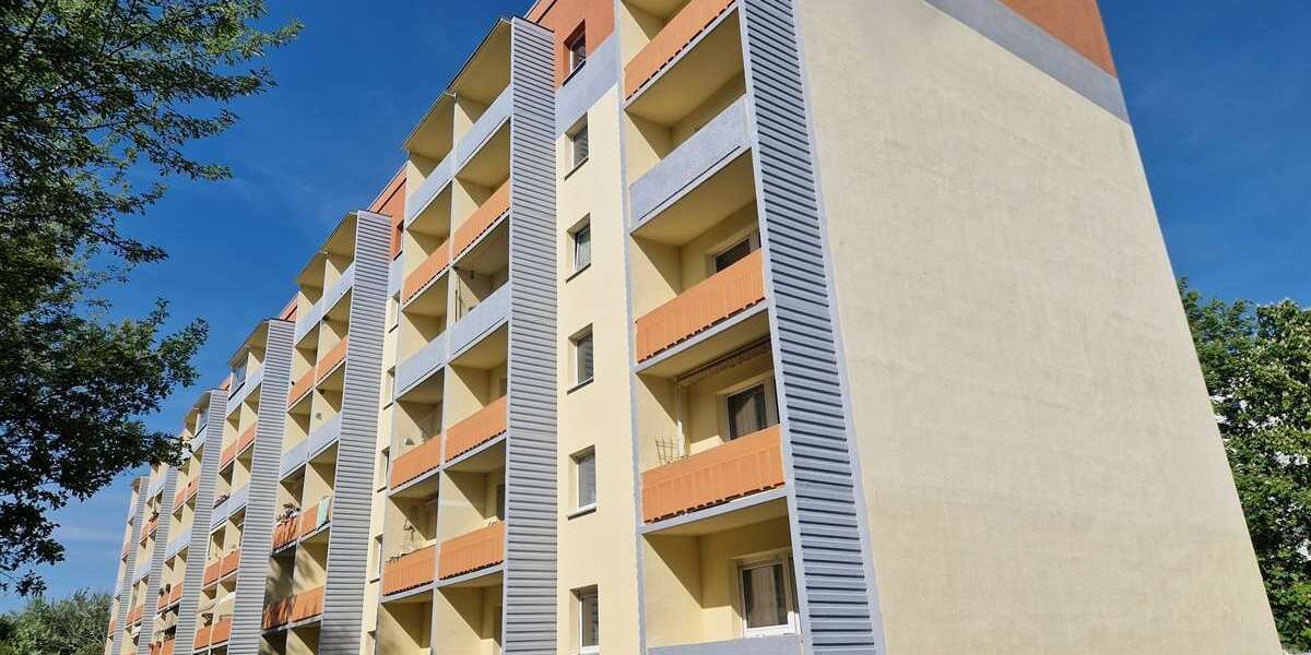 Etagenwohnung Glauchau - 3 Zimmer, 67 m&sup2;, 400&euro; | Angebot:24704251