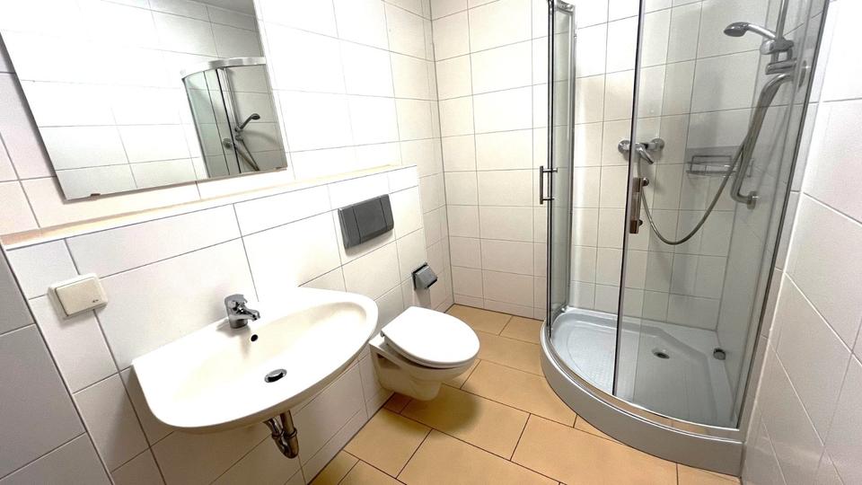 Dachgeschoßwohnung Zwickau Auerbach - 2 Zimmer, 66 m&sup2;, 480&euro; | Angebot:25438235