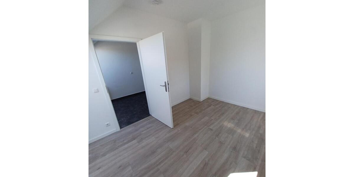 Dachgeschoßwohnung Zwickau Zwickau-West - 3 Zimmer, 62 m&sup2;, 340&euro; | Angebot:20618659
