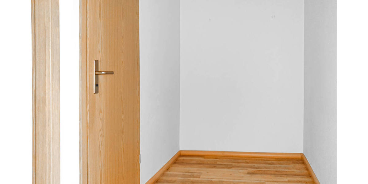 Etagenwohnung Zwickau Eckersbach - 2 Zimmer, 57 m&sup2;, 314&euro; | Angebot:25676690