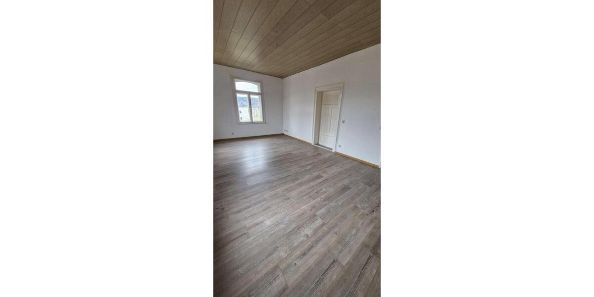 Etagenwohnung Greiz - 2 Zimmer, 60 m&sup2;, 335&euro; | Angebot:25626229