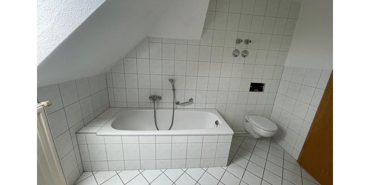 Dachgeschoßwohnung Falkenstein/Vogtland Vogtland - 4 Zimmer, 75 m&sup2;, 335&euro; | Angebot:19576555