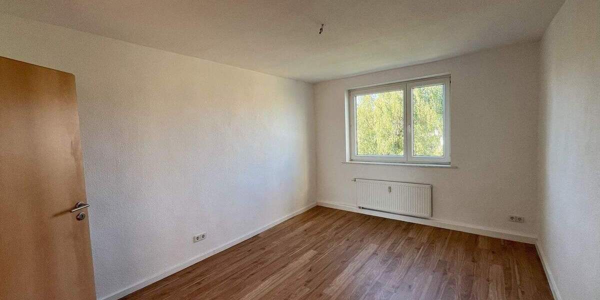 Etagenwohnung Zwickau Pölbitz - 2 Zimmer, 48 m&sup2;, 279&euro; | Angebot:25739970