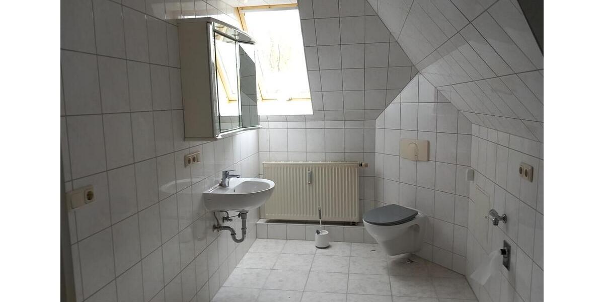 Dachgeschoßwohnung Neukirchen/Pleiße Pleiße - 3 Zimmer, 111 m&sup2;, 555&euro; | Angebot:23511302