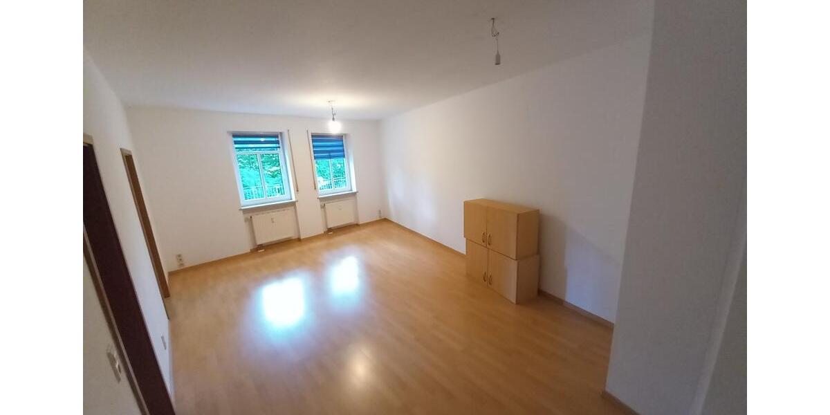 Erdgeschoßwohnung Crimmitschau - 1 Zimmer, 35 m&sup2;, 200&euro; | Angebot:24416208