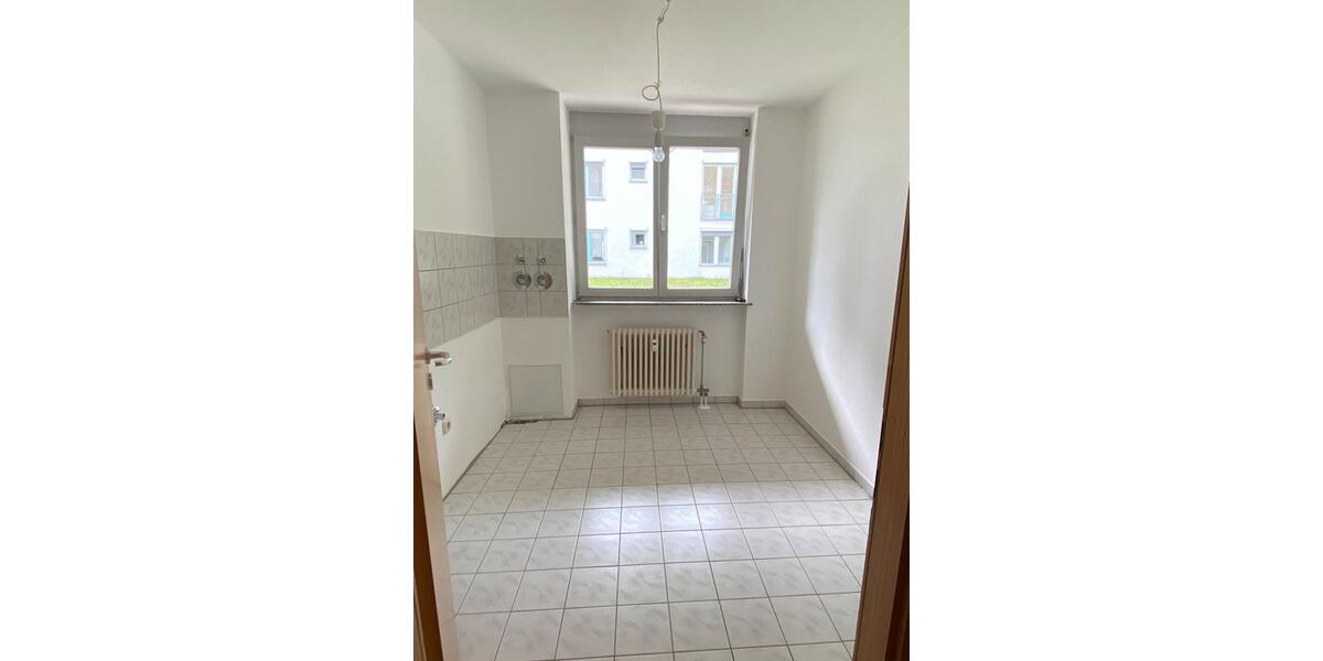 Etagenwohnung Hohenstein-Ernstthal Ernstthal - 3 Zimmer, 79 m&sup2;, 490&euro; | Angebot:25393994