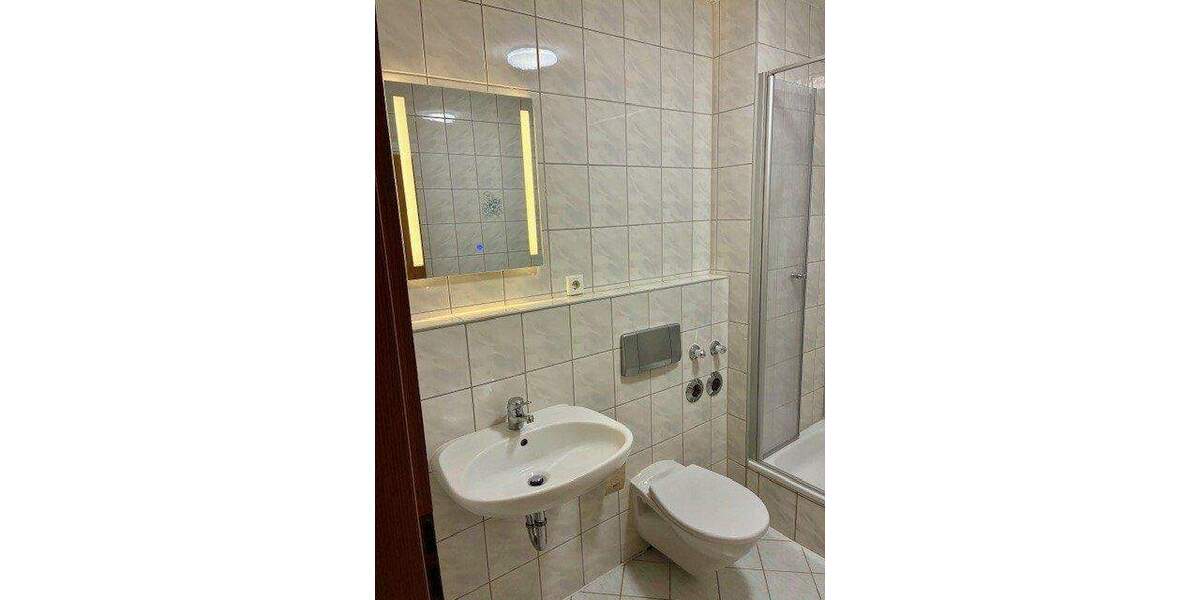 Etagenwohnung Zwickau Innenstadt - 2 Zimmer, 39 m&sup2;, 275&euro; | Angebot:25707544