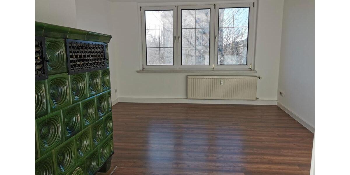 Etagenwohnung Zwickau - 4 Zimmer, 122 m&sup2;, 970&euro; | Angebot:25917458