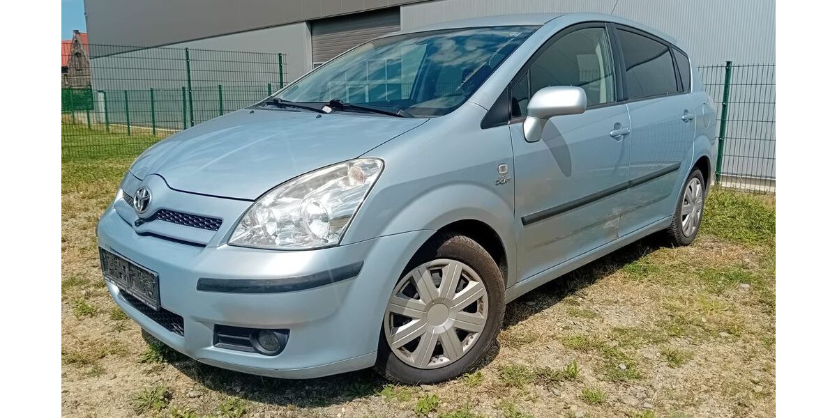 Toyota Corolla Verso 250.000 km 1.999 &euro; Zwickau 08056
