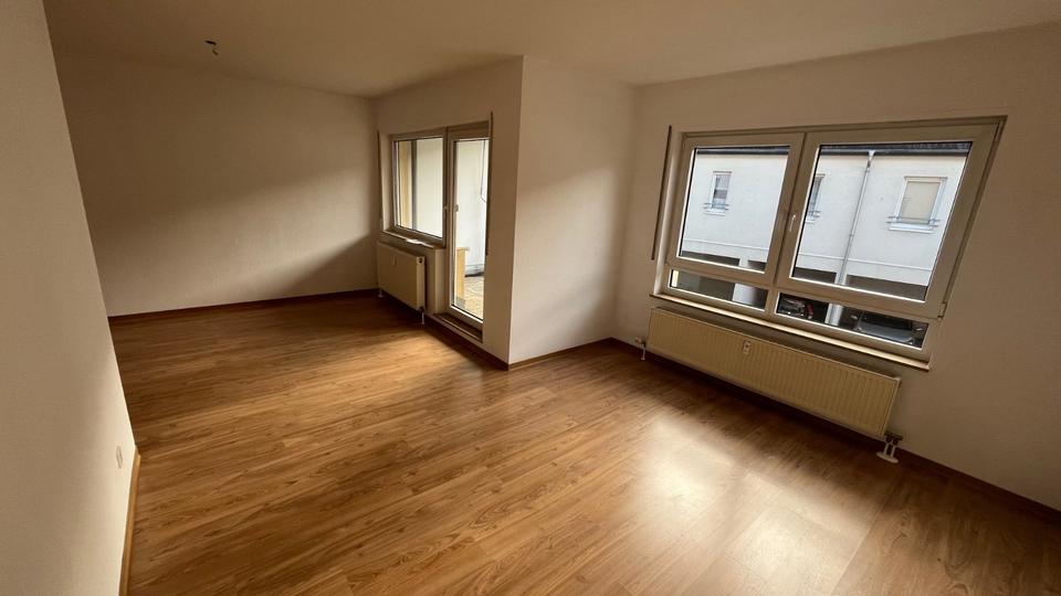Etagenwohnung Werdau - 2 Zimmer, 60 m&sup2;, 400&euro; | Angebot:22796086