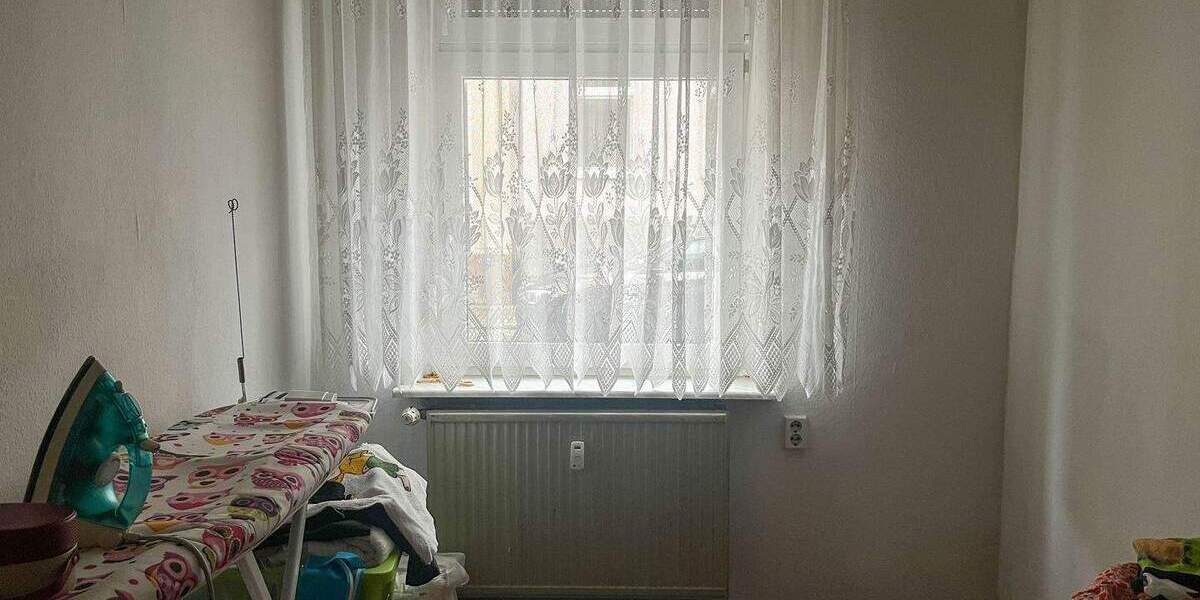 Mehrfamilienhaus, Wohnhaus Netzschkau - 8 Zimmer, 147 m&sup2;, 60.000&euro; | Angebot:25695885