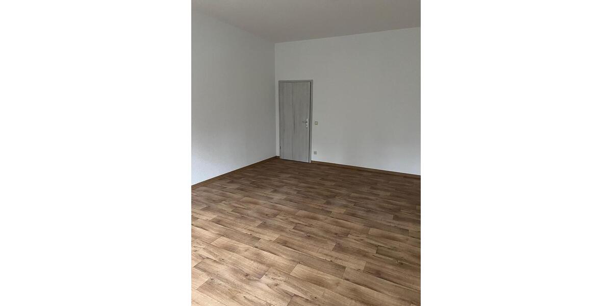 Hochparterre Schmölln - 3 Zimmer, 90 m&sup2;, 585&euro; | Angebot:20674096