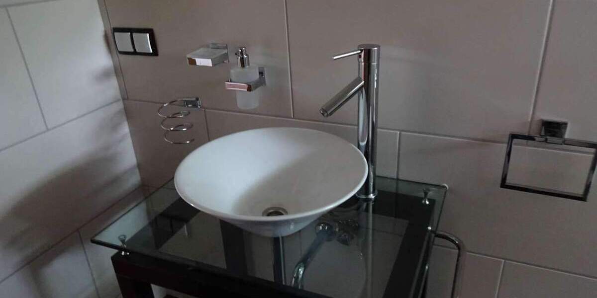 Etagenwohnung Zwickau Innenstadt - 3 Zimmer, 77 m&sup2;, 595&euro; | Angebot:25780742